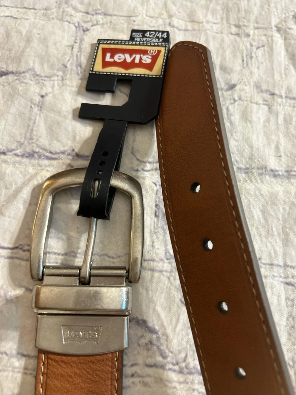 LEVI’S MADE IN INDIA REVERSIBLE BLACK/TAN AND BLACK SIZE 42-44 RUGGED